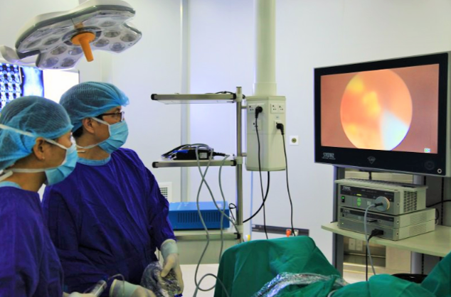 Tán sỏi thận qua da Vinmec Đà Nẵng