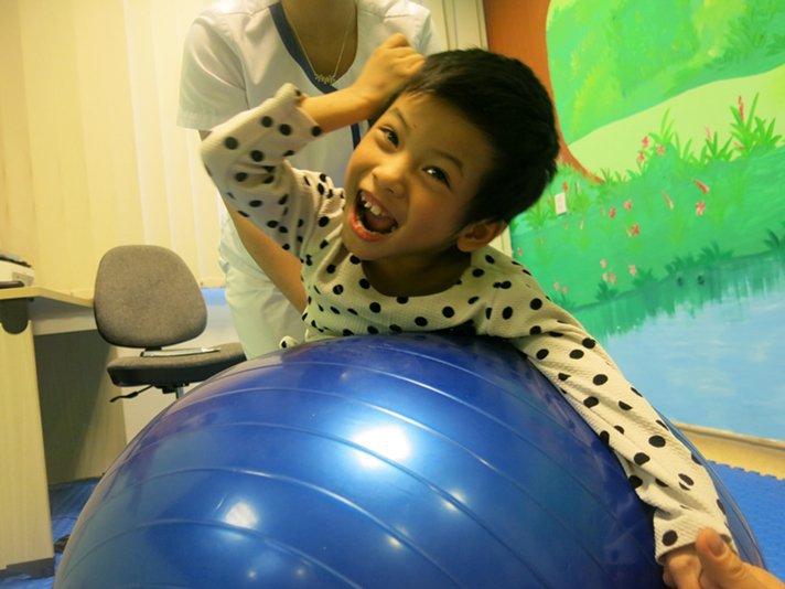 phản xạ trương lực cổ đối xứng