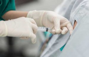 tiêm giảm đau ngoài màng cứng qua lỗ liên hợp